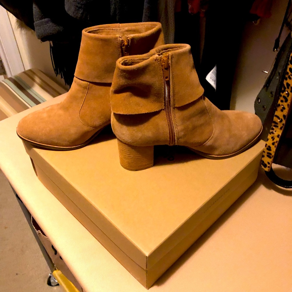 Suede boots